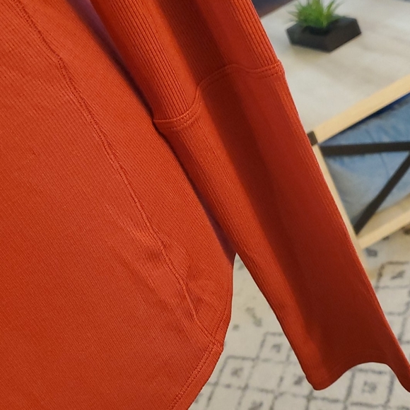 Lululemon Women's Long-Sleeve Shirt - Picture 2 of 6